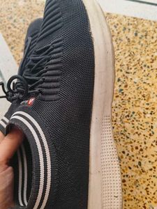 Aqualite Black Sneakers
