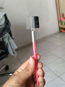 Eyelash and Eyebrow Comb