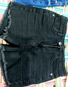 Black & blue Denim Frayed Shorts