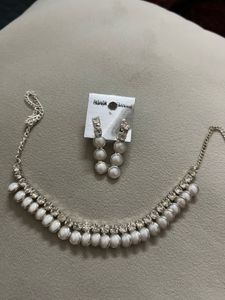 Elegant Pearl &amp; Crystal Necklace Set
