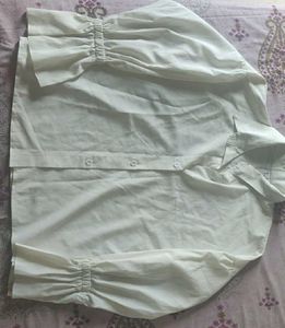 white shirt with ruffle sleeves🤍