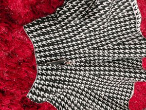 Houndstooth mini Skirt Price Drop ✔️✔️