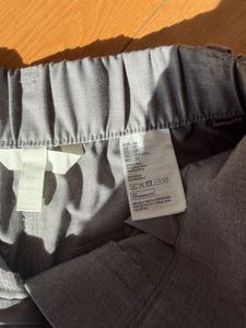 H&amp;M Grey Pleated Shorts