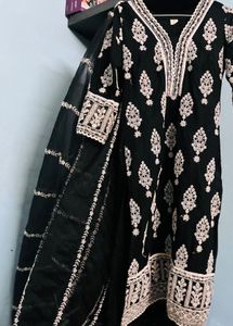 beautiful black Pakistani suit