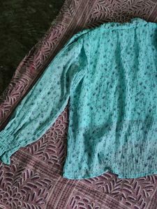 Chic Teal Floral Pleated top 🐬✨