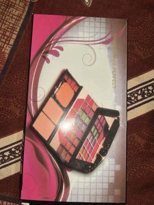Fashion Make-Perfect Makeup Palette