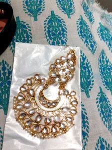Round Sunglasses &amp; Pearl Jewelry Set