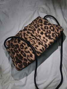 Stylish y2k Leopard Print soft leathery type handb
