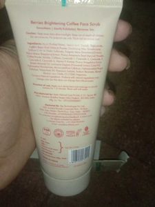 Caffeine Berries Brightening Coffee Face Scrub