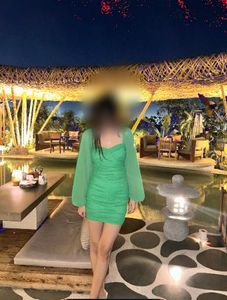 urbanic Emerald Green Ruched Puff Sleeve dress