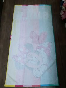 Minnie Mouse "Smile" Beach Towel