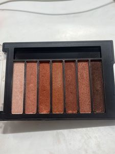 Trinigirl Eyeshadow Palette
