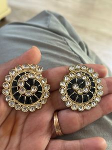 Elegant Black &amp; Gold Spiral Earrings
