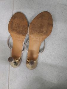 LOVELY BATA HEELS