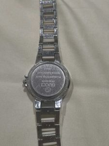 Gucci Watch - Elegant &amp; Stylish