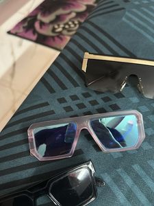 Stylish Flat-Top Sunglasses