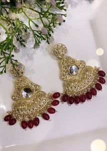 Exquisite Gold Tone Dangle Earrings