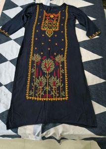 Embroidered Kurta With Freebies 💗