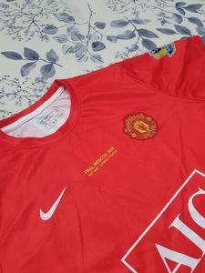 United Manchester CR7 jersey.