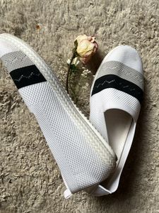 Like New IROSE Slip-on Sneakers👌💜