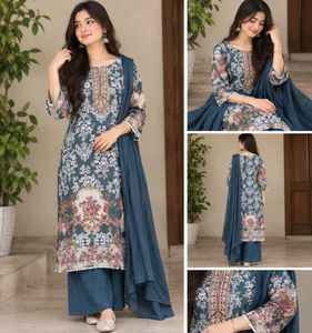 Beautiful Floral Print Kurta Set