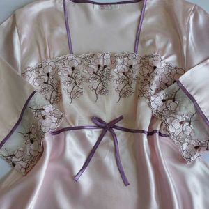 Elegant Pink Floral Embroidered tops 💖