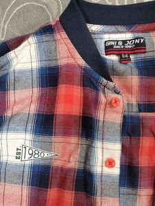 Men's Plaid Button-Up Shirt