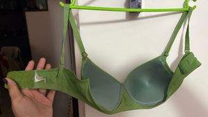 t shirt Bra sage green