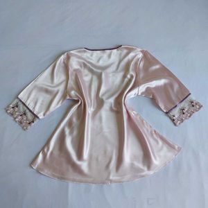 Elegant Pink Floral Embroidered tops 💖