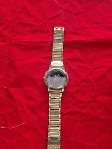 Elegant Gold Tone Watch  need service