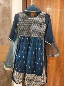 Elegant Teal Embellished kurta set