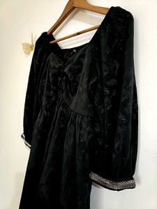 Chic Black Puff Sleeve Mini Dress