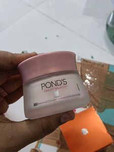 Pond's Bright Beauty Creams