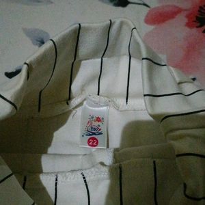girl off white strachble trouser