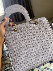 Stylish Textured Handbag