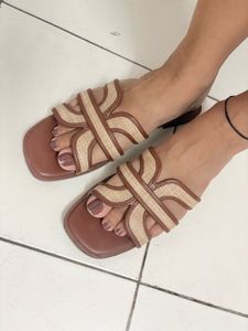 Stylish Women's Flat Sandals