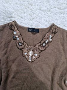 Brown half sweater with shinny stone
