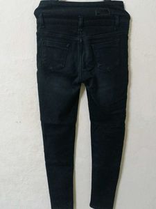 Black High-Waisted Skinny Jeans