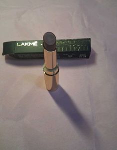 Lakme Glitterati Shine Lipstick- Sand Nude