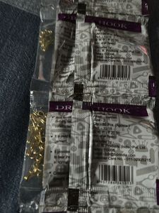 MOOIE Hook &amp; Eye Sets pack of 8 Stitch material