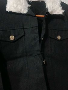 Stylish Black Denim Jacket with Fur