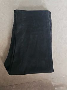 branded jeans black denim...no flow and stain.