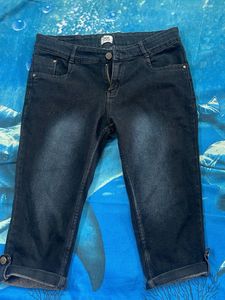 Blue Denim Jeans – Stylish Cropped Fit