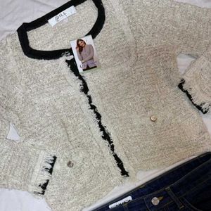 Stylish Tweed Cardigan with Fringe
