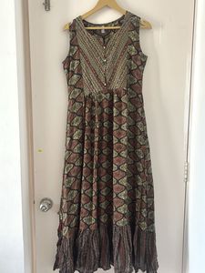 Beautiful Printed Sleeveless Ethnic Gown