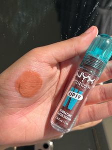 NYX Lip IV Hydrating Gloss Serum