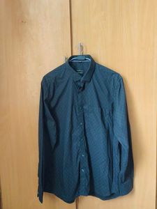 Men's Dotted Pattern Button-Down Shirt