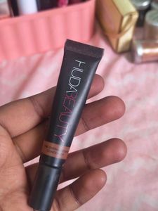 Huda Beauty Concealer