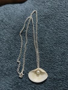 Unique Shell Pearl Necklace