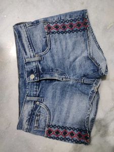 Levis Denim Embroidery Shorts